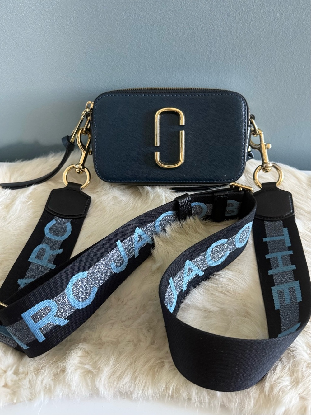Marc Jacobs The Snapshot Navy Blue Sea Crossbody Camera Bag. Measures approximat
